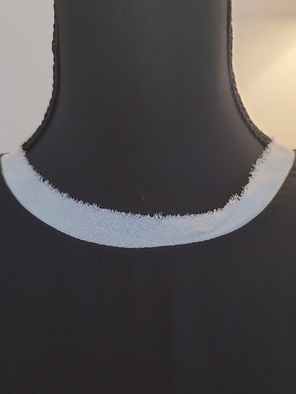 Who What Wear Sleeveless Black Camisole with White Contrast Trim NWT Size Xsmall - Picture 5 of 12